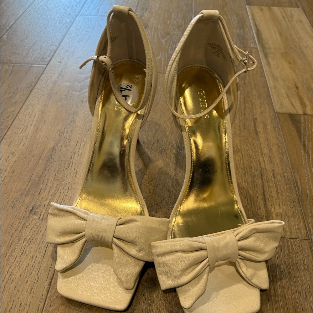 Guess Cream Bow Detail Heels